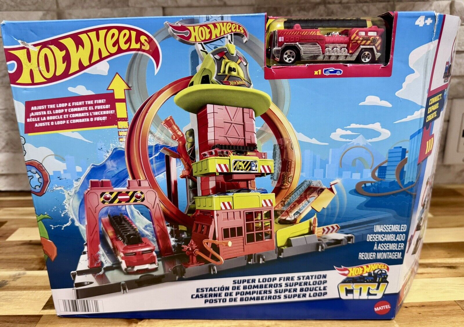 Hot Wheels Super Loop Fire Station