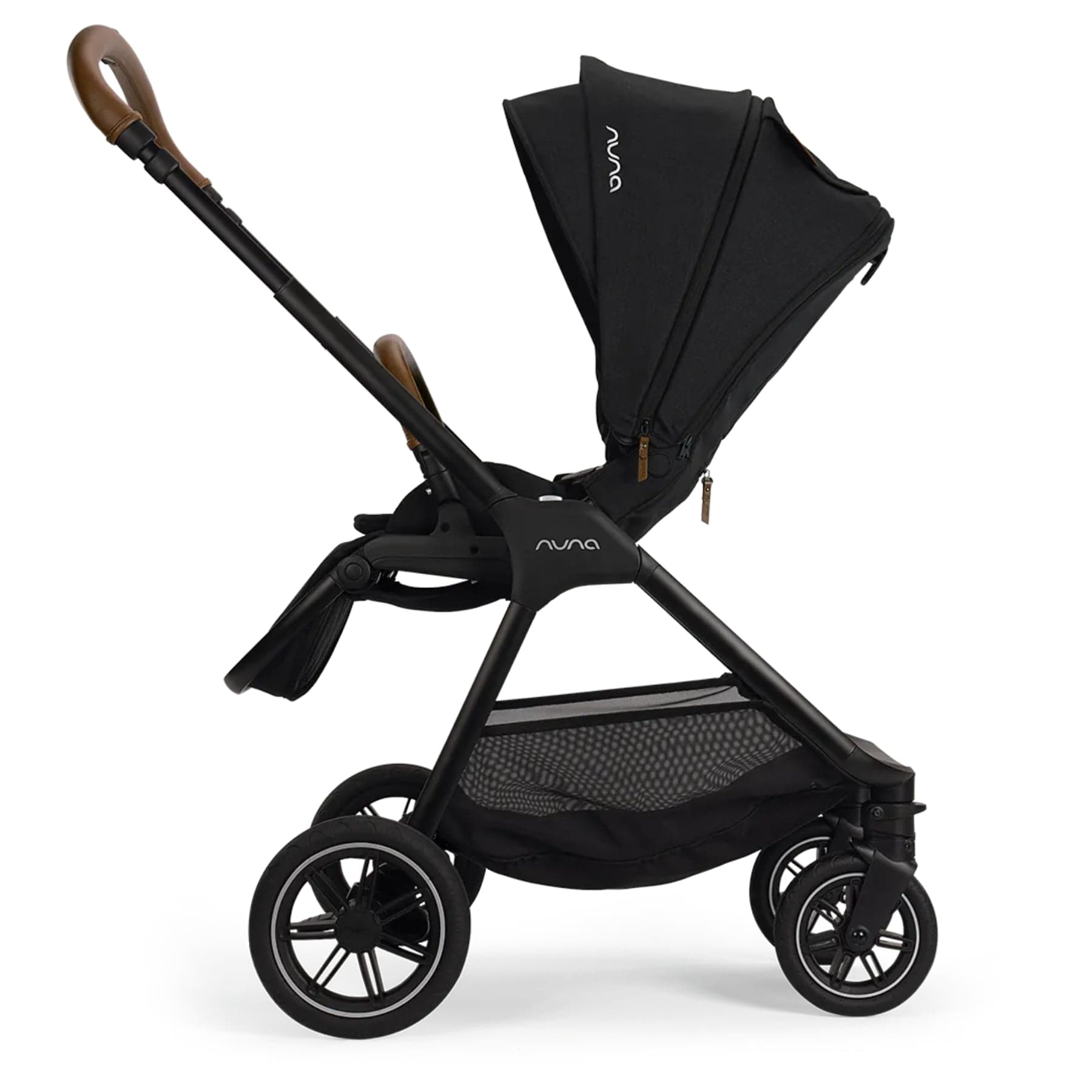 Nuna TRIV Next With Car Seat Pippa Urban. Caviar
