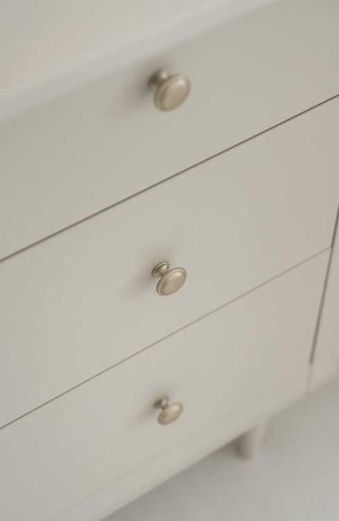 Pinio Petite Children’s Dresser With 3 Drawers