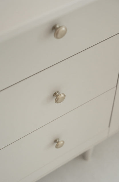 Pinio Petite Children’s Dresser With 3 Drawers