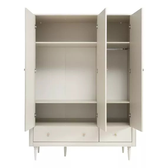 Pinio Petite 3-door wardrobe