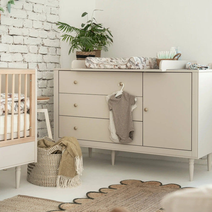 Pinio Petite 3-drawer + 1-door chest of drawers