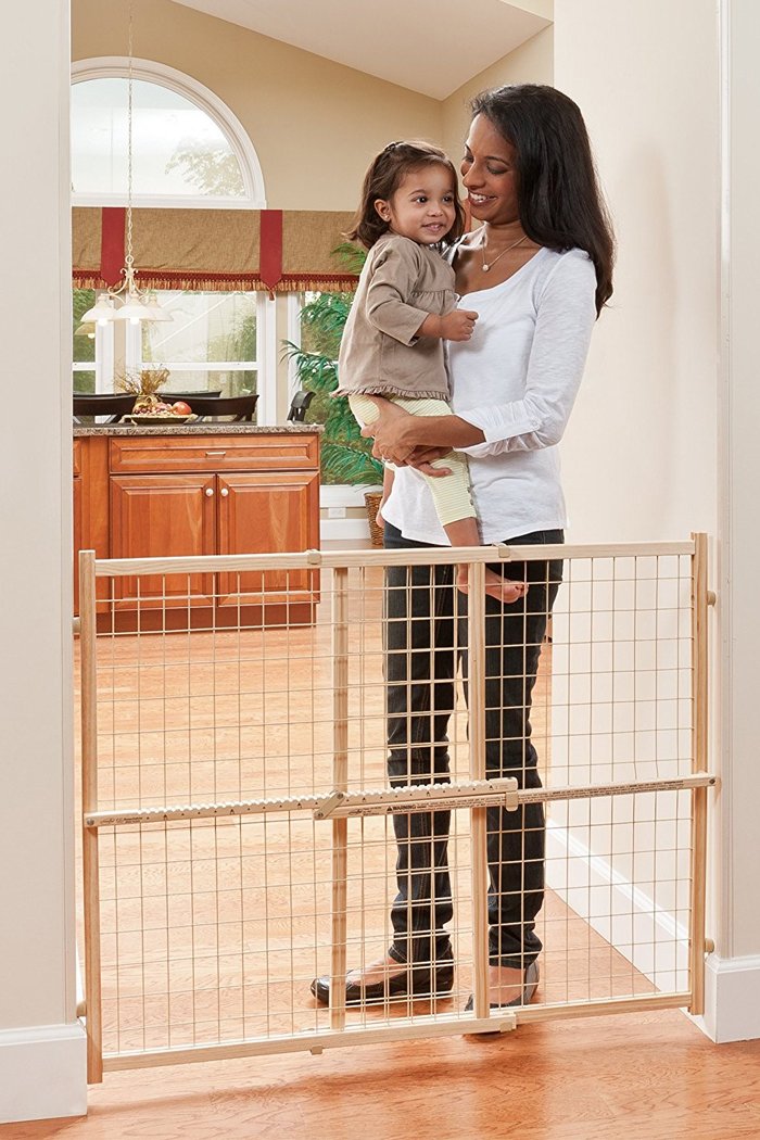 Evenflo position and lock tall natural wood baby gate, 79-127cm