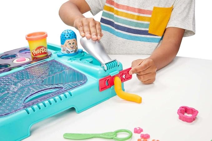 PLAY-DOH ON THE GO IMAGINE AND STORE STUDIO PLAYSET