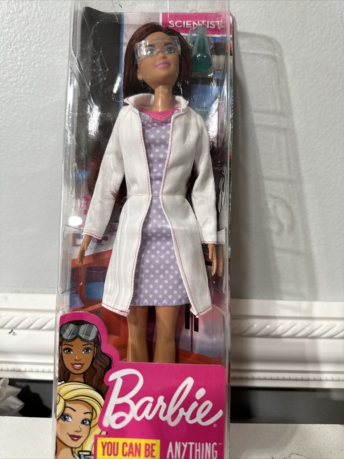 Barbie I Can Be Scientist